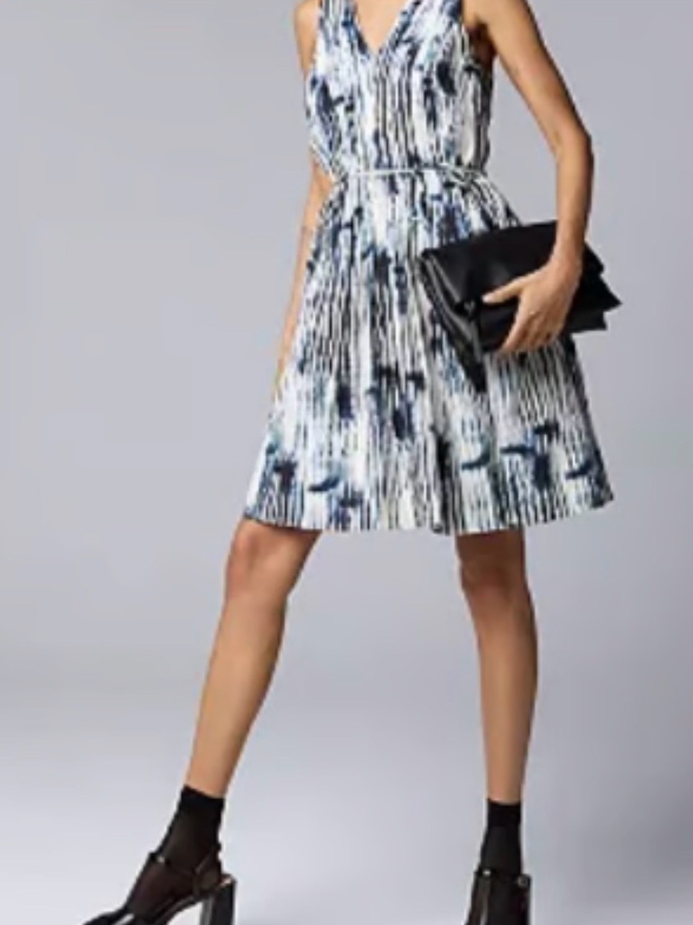 Simply Vera Vera Wang Navy and White V-Neck Pleated Mini Dress